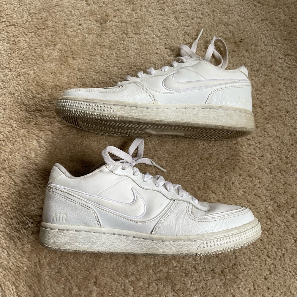 Early 2000’s nike sneakers